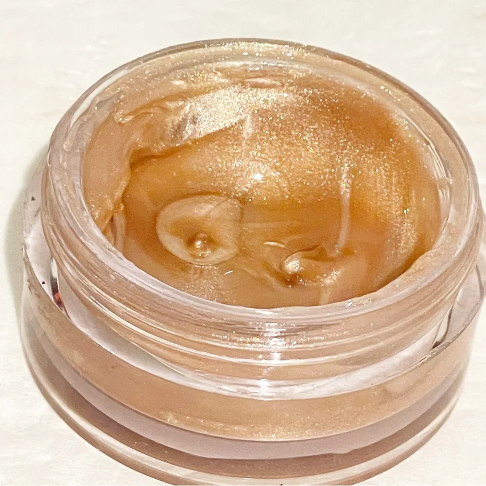 Revlon x‎ WW84 Wonder Woman Liquid Armor GOLDEN LASSO Glow Pot 0.24 oz Makeup
